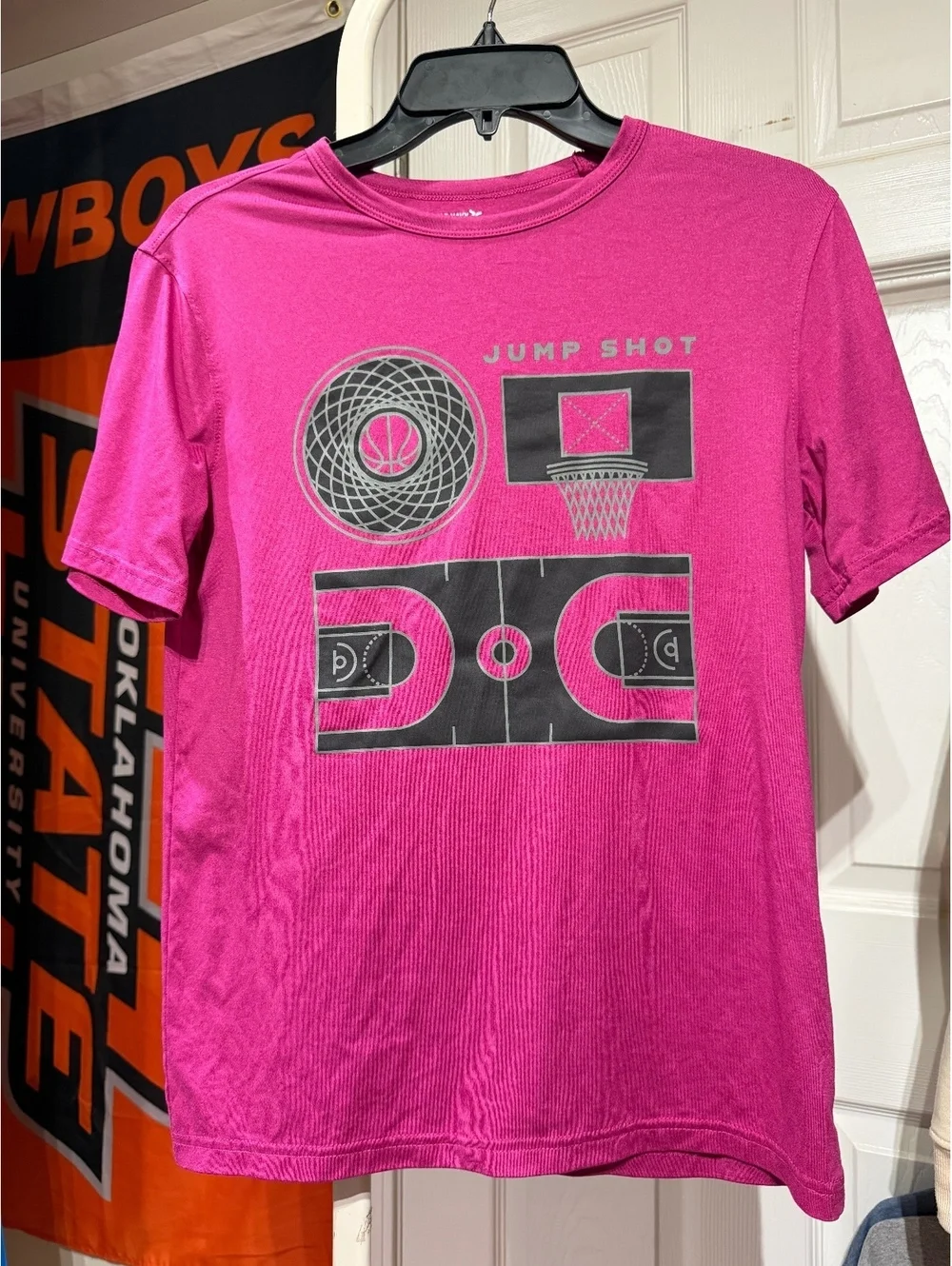 Old Navy Active XL (14-16) Pink Graphic 'Jump Shot' Short Sleeve T-Shirt